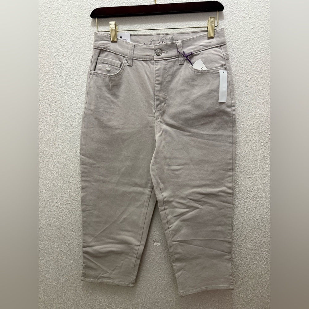 the Gloria Vanderbilt Women's Amanda Capri, featuring a high rise and classic